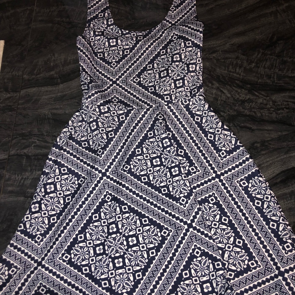 Super cute flowy summer dress